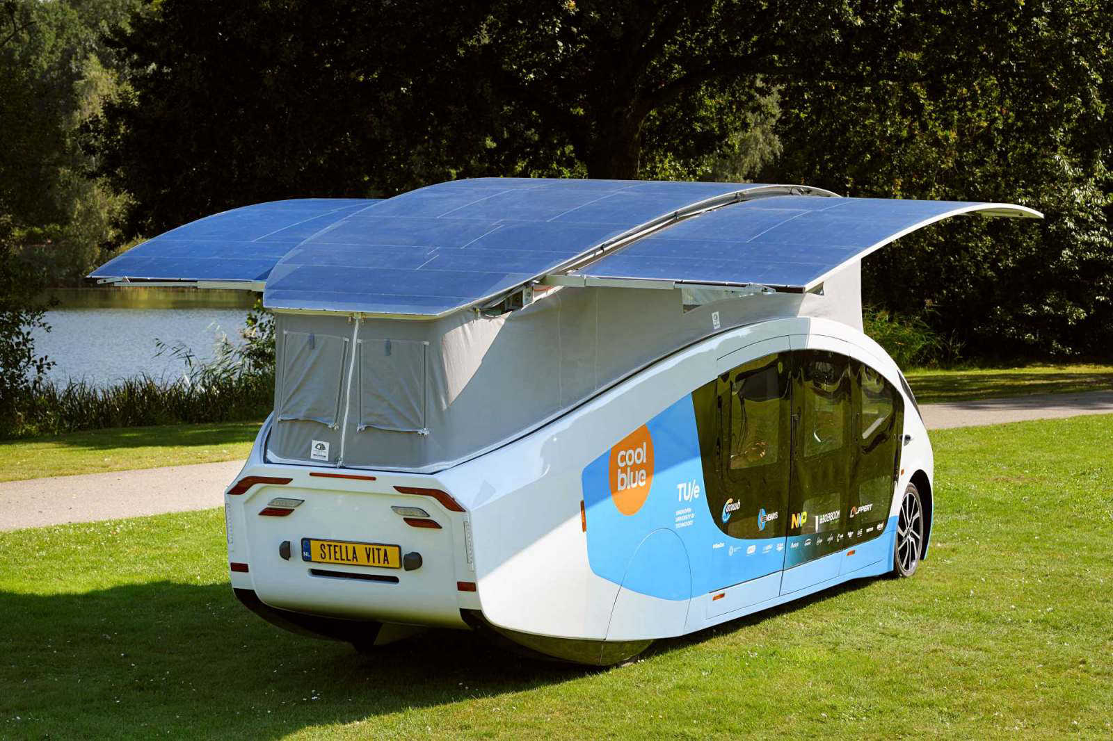 Panneau solaire sur un camping car éléctrique